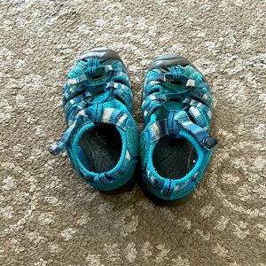 Keen Little kids size 6